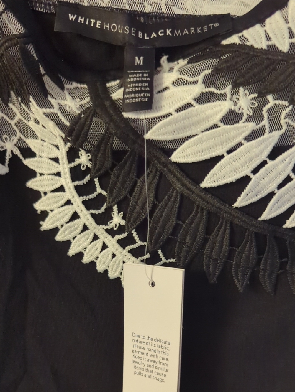 White House Black Market Black and White Mesh Short Sleeve Women's Top Size M - Picture 3 of 6